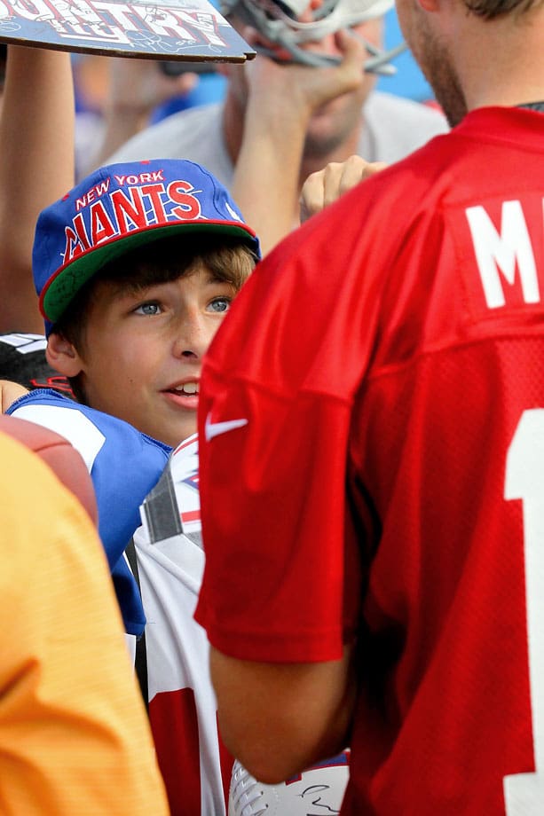 New-York-Giants-Eli-Manning-fan.jpg